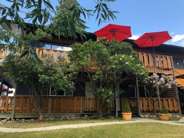 Piccadilly Motel Radium Hot Springs Dış mekan fotoğraf