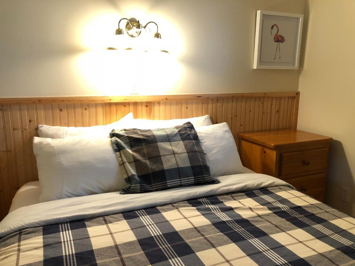 Piccadilly Motel Radium Hot Springs Dış mekan fotoğraf