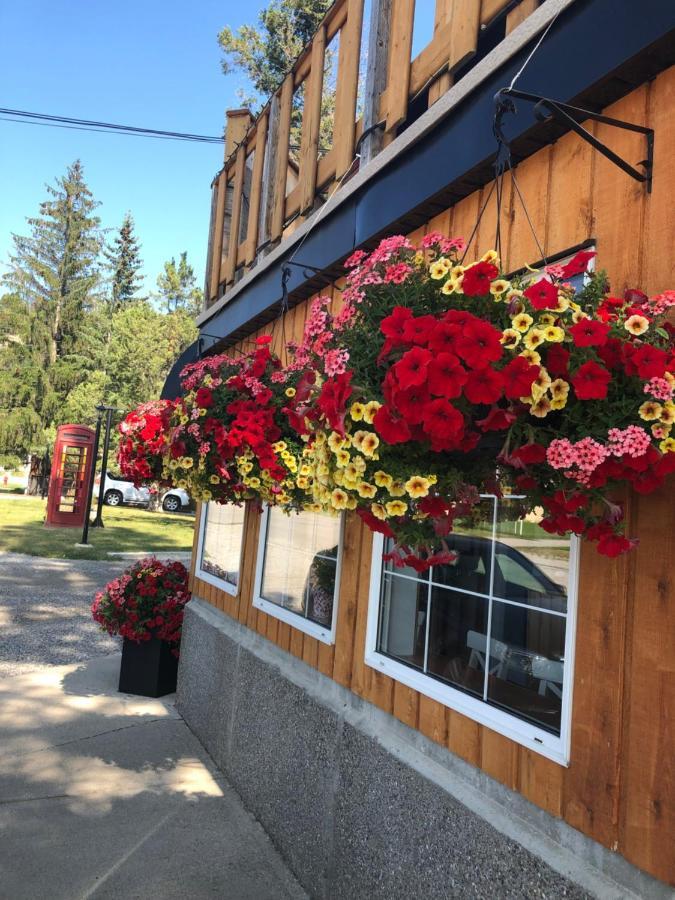 Piccadilly Motel Radium Hot Springs Dış mekan fotoğraf
